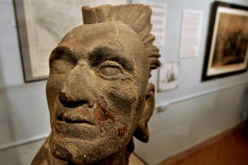 Squanto sculpture at Pilgrim Hall Musuem in Plymouth, Mass. (Credit: Wall Street Journal)